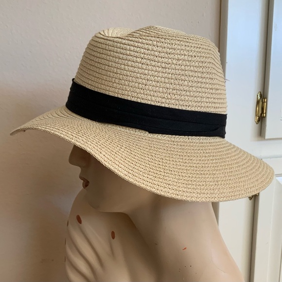 NWT..ANYCOSY…hat - Picture 3 of 8